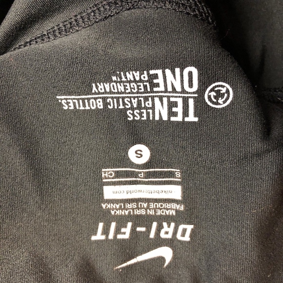 Nike Black Workout Yoga Capri Pants Sz Small ** - Picture 4 of 5